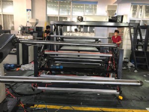 LSPE1800型四層復合氣泡膜機組珠光膜鍍鋁膜PE膜復合氣泡膜機01